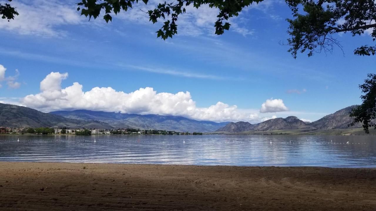 Sandy Beach Suites Osoyoos Exterior foto