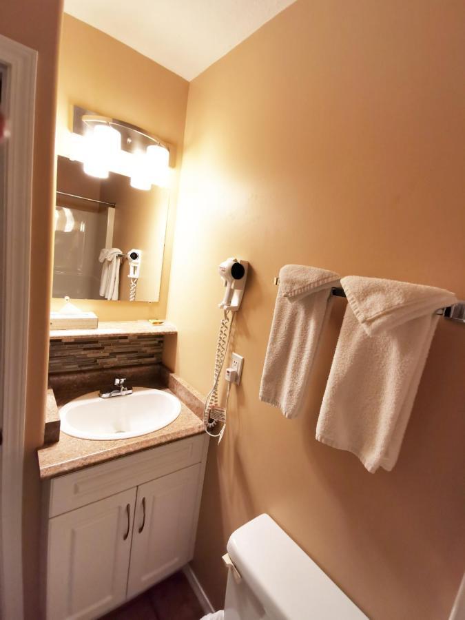 Sandy Beach Suites Osoyoos Exterior foto